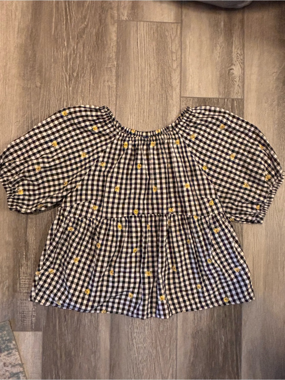🌼Old Navy🌼 Black & White Gingham with Flowers Peasant Top